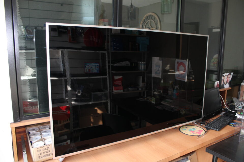 ECRAN 65"