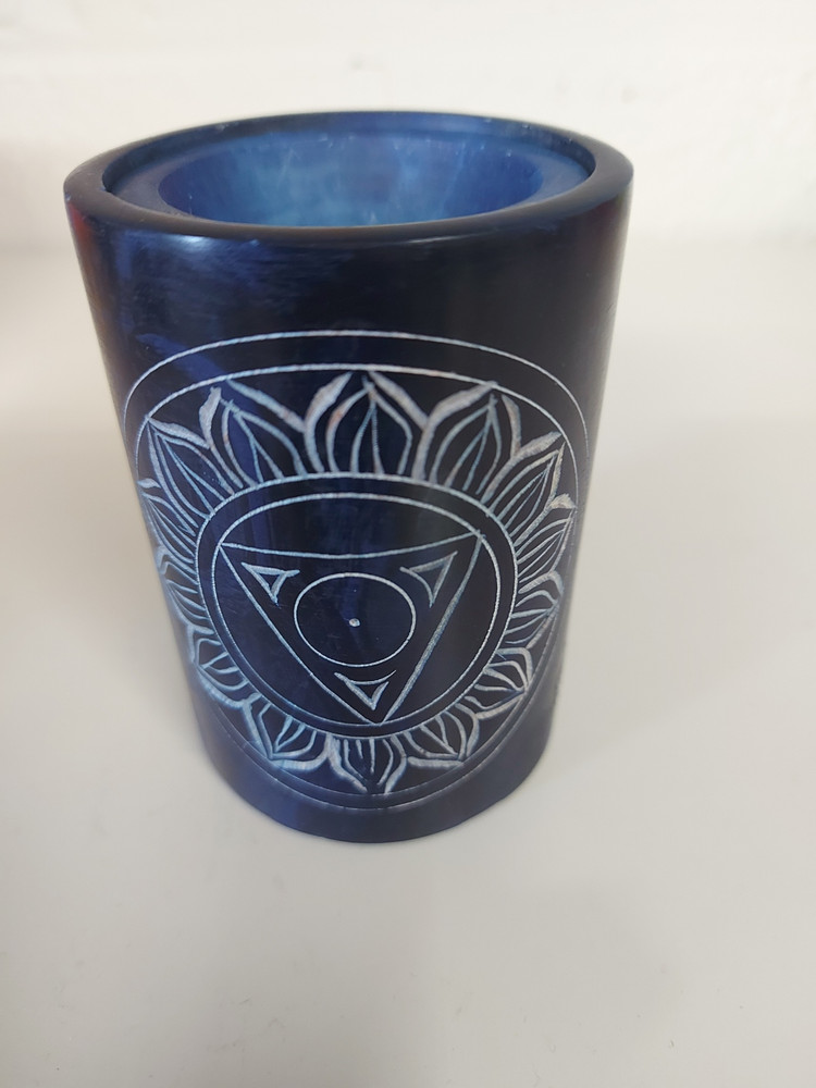 Brûleur à huile ou fondant chakra sculpté en stéatite — Bleu